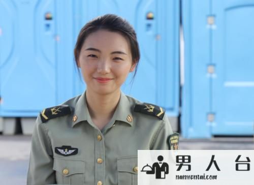 豪放女大兵 当教官的日子，我追到了那个豪放女大兵