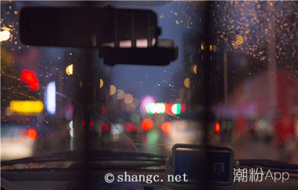 家里没人趁姐姐熟睡偷了她的性感私照 我的无知毁了她